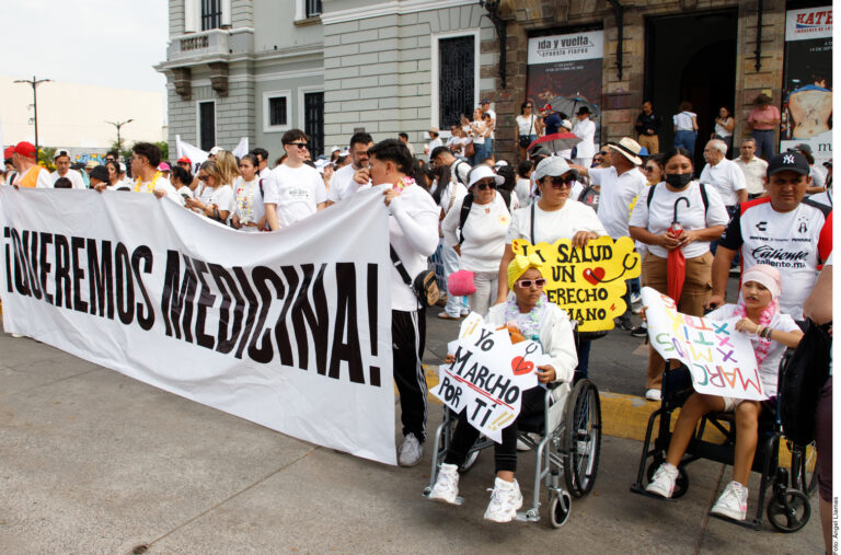 Exigen el fondo ‘Salvando vidas’ para medicina y clínicas en Jalisco