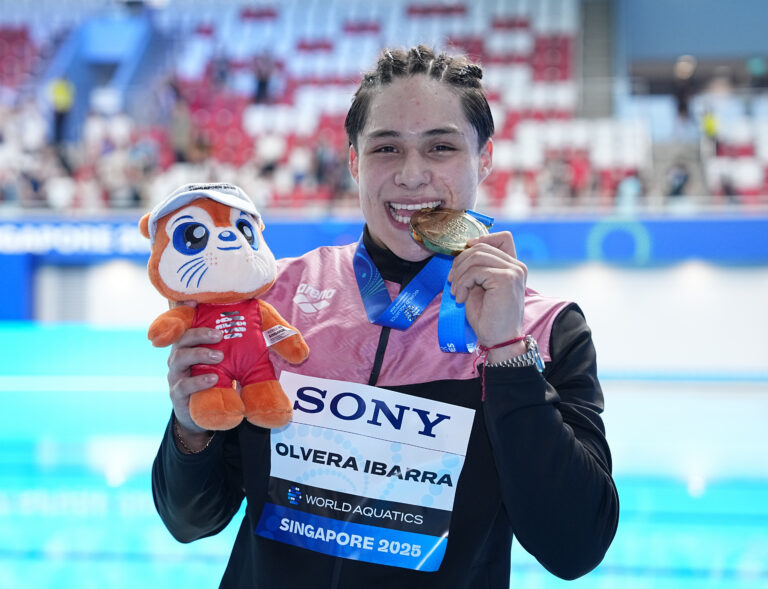 Osmar Olvera es el mejor clavadista masculino del Mundial de Singapur