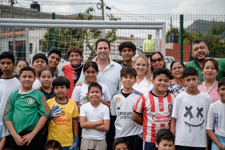 Promueven promotores deportivos en la Saltillo 2000 participación de niñas, niños y jóvenes