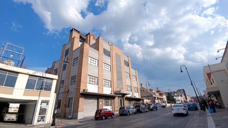 Resisten el paso del tiempo; en Saltillo, los negocios duran más de cien años