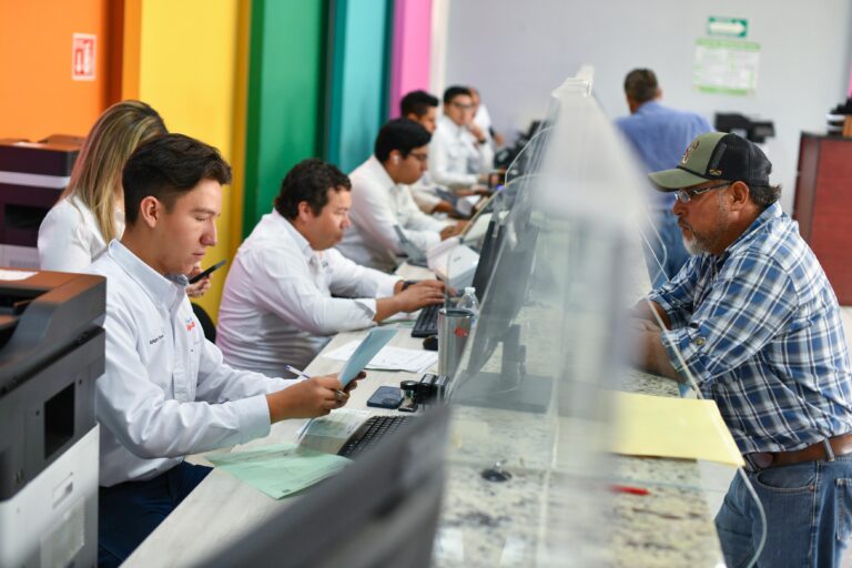 Trámite Exprés y la VECS fortalecen la dinámica en Saltillo