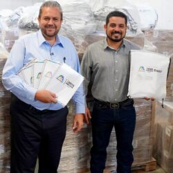 Unen esfuerzos Manolo y Tomás por la educación en Ramos Arizpe1
