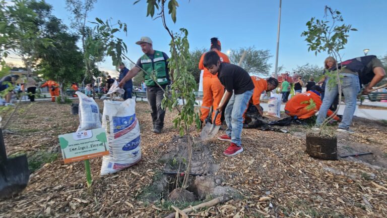 A través del programa 100 plazas de 0 a 100, transforman espacio público en Villa Florida