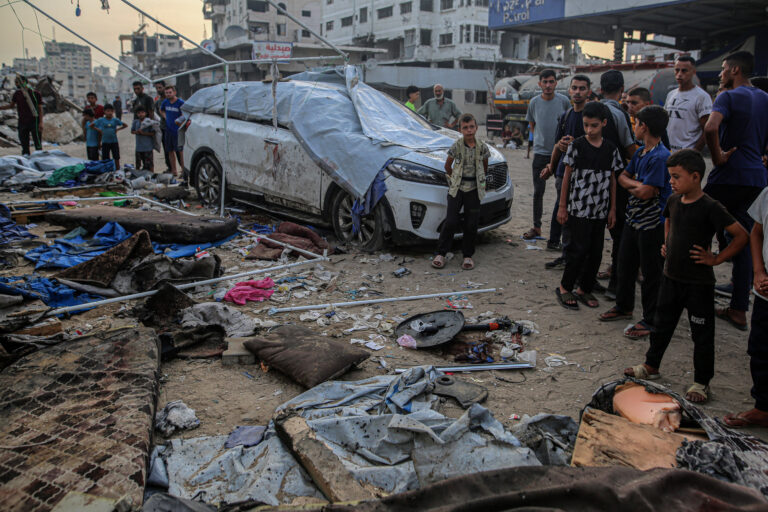 Ataque israelí contra hospital en sur de Gaza deja 20 muertos, entre ellos 5 periodistas