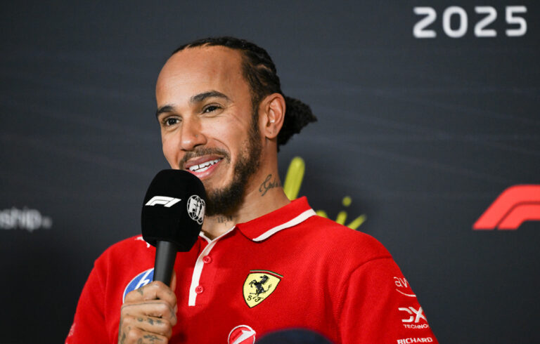 Aumenta tensión entre Ferrari y Lewis Hamilton