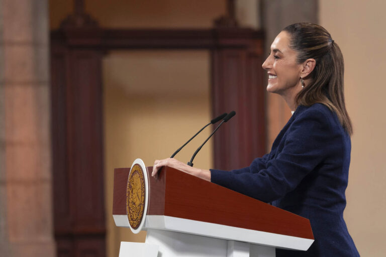 Crea Sheinbaum plataforma para vigilar desempeño de aduanas