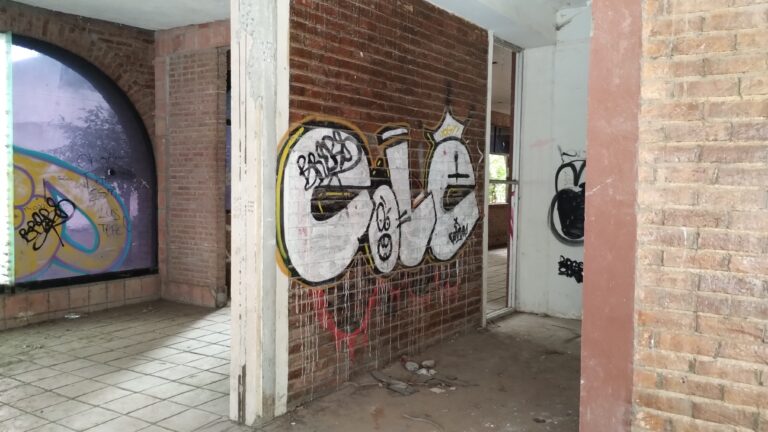Demolerán antiguo salón del parque ecológico de La Aurora, en Saltillo