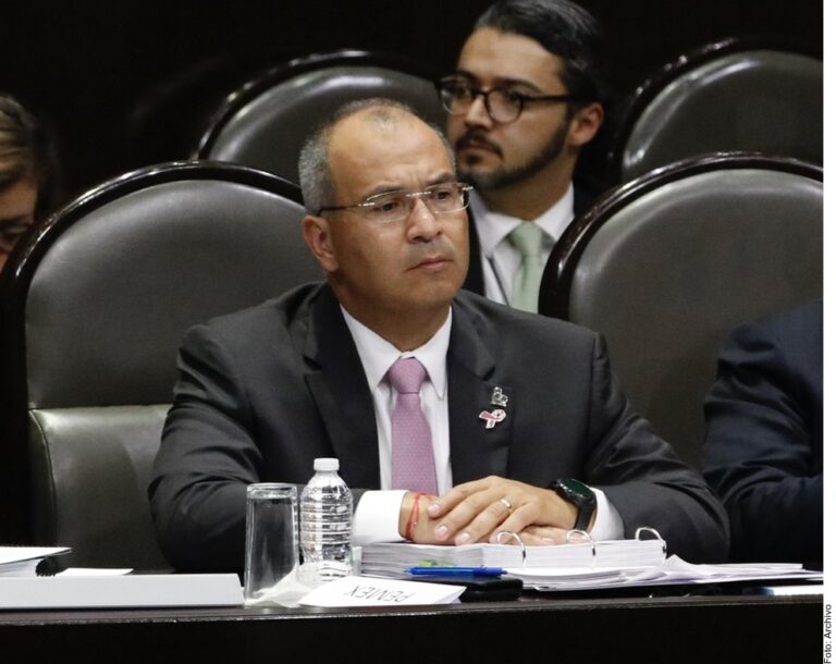 Detienen en Estados Unidos a Carlos Treviño, ex director de Pemex