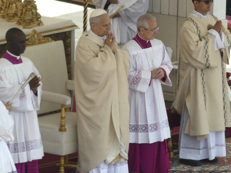 El papa León XIV exigió un alto al fuego en Gaza y el respeto al derecho humanitario