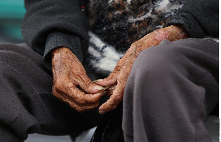 Es más caro ser viejo que joven: Condusef alerta sobre la falta de ahorro para el retiro