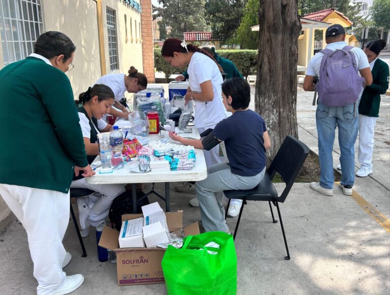 IMSS Coahuila y UAAAN suman esfuerzos para la salud de estudiantes