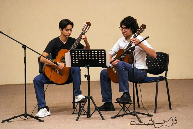 Inscríbete a los Talleres Artísticos que ofrece la UA de C