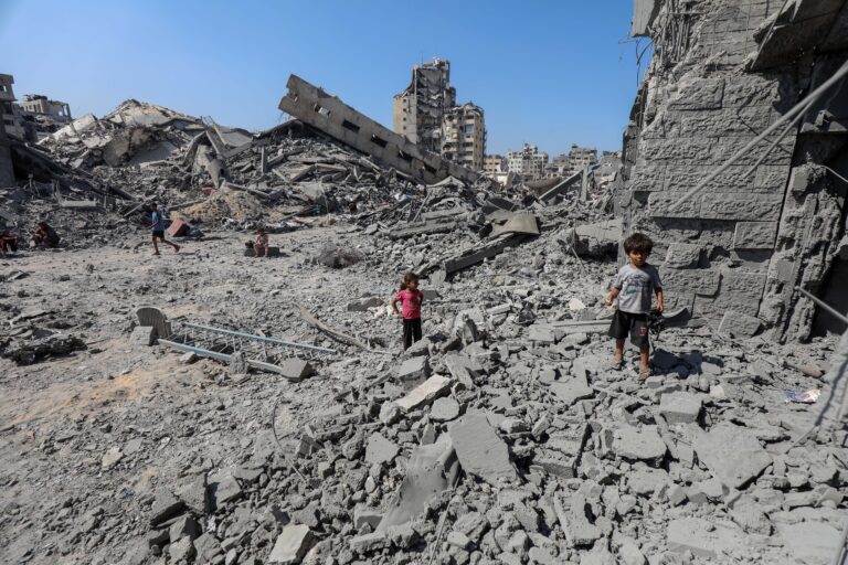 Israel advierte a personal de ONGs que abandonen Gaza antes de la ofensiva