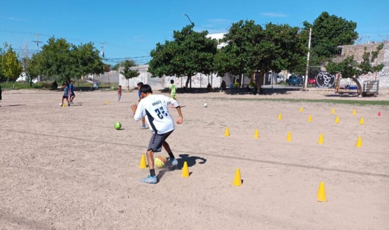 Llevan actividades deportivas a colonias de Torreón para prevenir conductas de riesgo entre los jóvenes