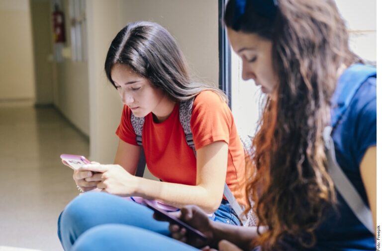 Menos neuronas en acción: alertan efectos de usar sólo IA para redactar tareas