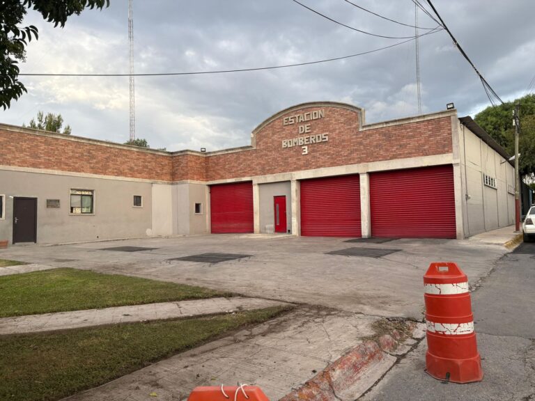 Mujer se lesiona el ojo al confundirse y aplicarse Kola Loca en lugar de gotas oftálmicas en Saltillo