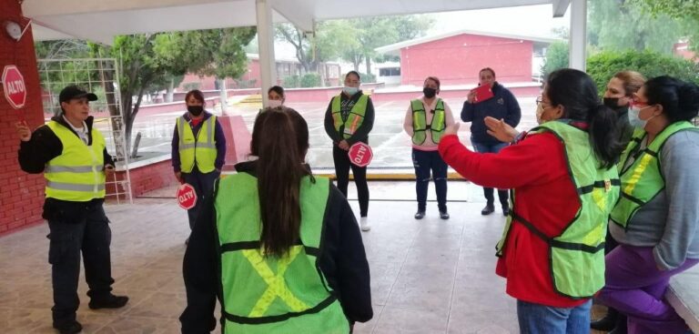 Alistan en Saltillo operativos viales con la participación de padres de familia