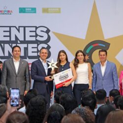 reciben universitarios 4