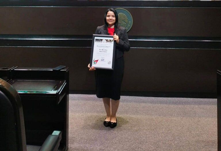 Reconocen a investigadora de la UA de C por transformar residuos agroindustriales en soluciones de ingeniería civil