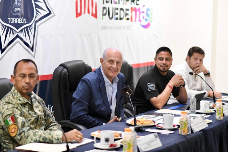 Román Cepeda manifiesta su respaldo a las corporaciones de seguridad de Torreón
