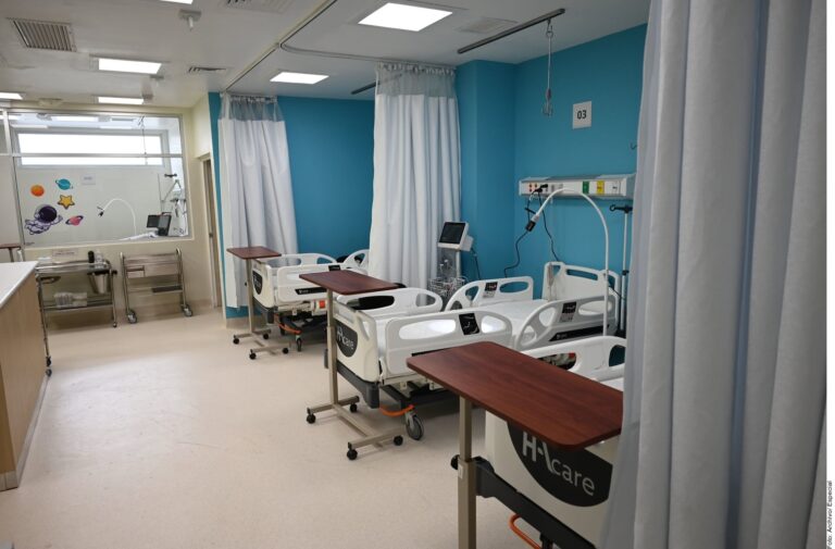 Se duplicó población en México sin servicio de salud durante sexenio de AMLO