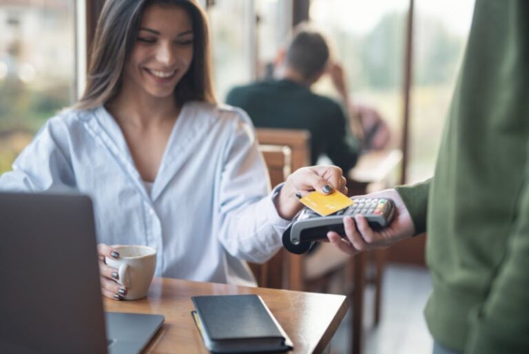 Tarjeta crédito sin anualidad: una opción inteligente para tu bolsillo