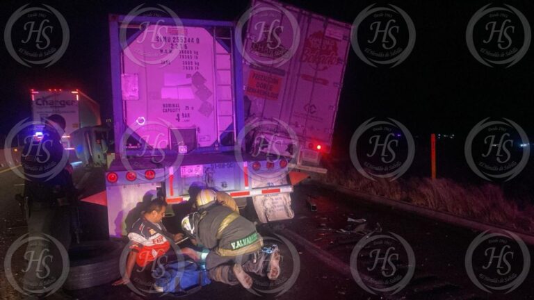 Trailero muere aplastado en la autopista Saltillo-Monterrey