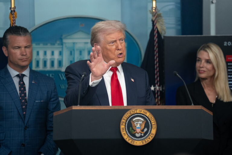 Trump anuncia despliegue de Guardia Nacional en Washington D.C.