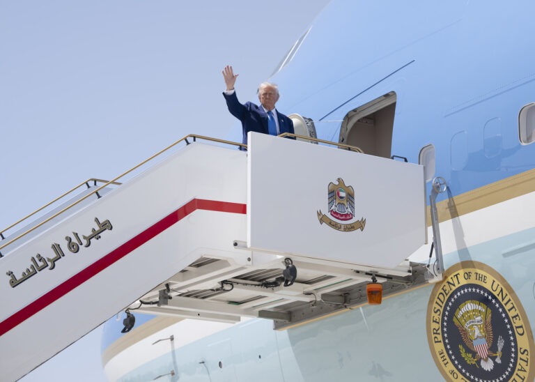 Viaja Trump a Alaska para reunirse con Putin por Ucrania