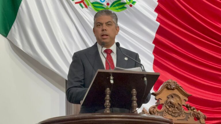 Diputado Alfredo Paredes propone revisar calidad de universidades con carreras cortas