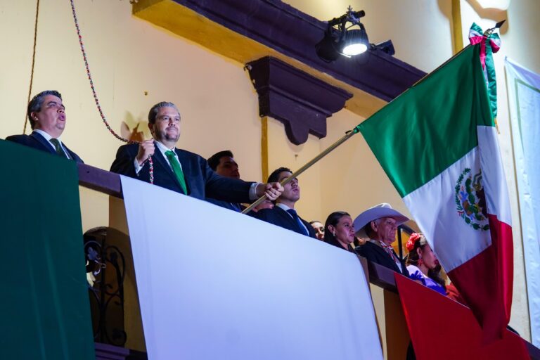 Ramos Arizpe celebra antes más de 25 mil personas el Grito de Independencia   