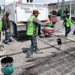 Ayuntamiento repara el pavimento en bulevar Enrique Martínez1