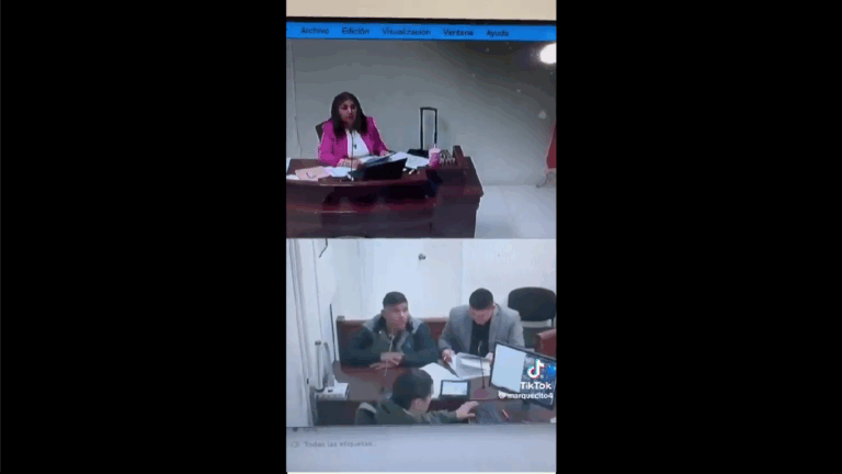 Jueza en Ciudad Juárez amenaza con multa de más de 11 mil pesos a imputado por “hacer muecas” 