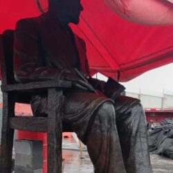 Concluye restauración y limpieza a escultura de Vito Alessio Robles2