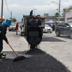 Continúan acciones de bacheo al sur de Saltillo1