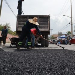 Continúan acciones de bacheo al sur de Saltillo2