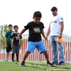 Conviven jugadores de Saltillo Soccer con niñas y niños de la Benito Juárez6