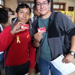 Credencializan para el “Aquí Vamos Gratis” en el Ateneo Fuente2