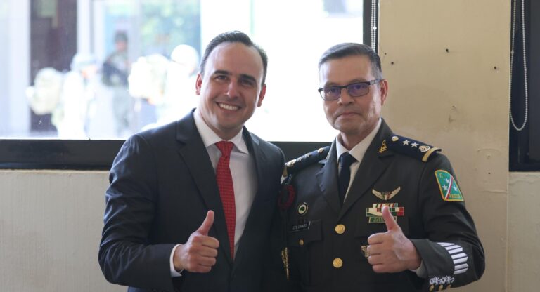 Da Manolo la bienvenida a nuevo comandante del Ejército en Coahuila