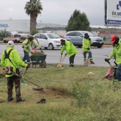 Da respuesta Javier Díaz; atiende espacios públicos con ‘Aquí Andamos’
