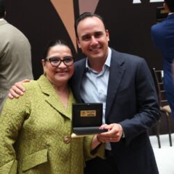 ENTREGA GOBERNADOR PREMIO ESTATAL DE PERIODISMO5
