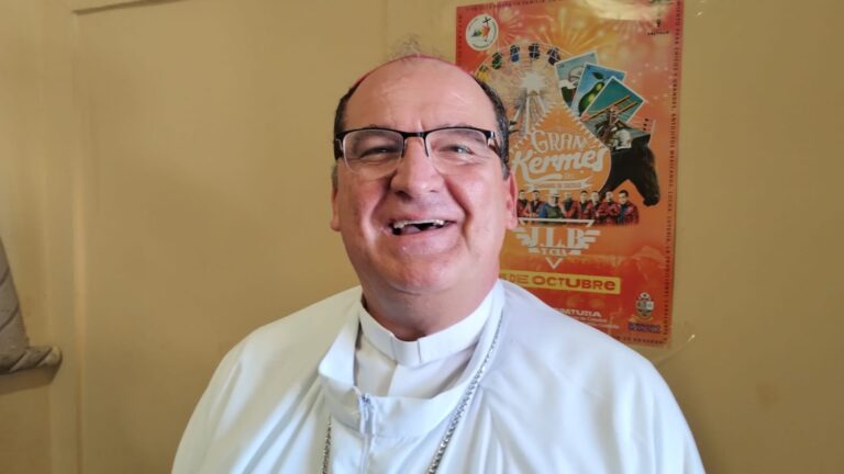 Fiestas patrias deben ser un motivo de reconciliación y reencuentro: obispo Hilario