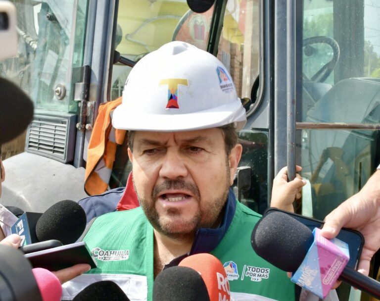 Impulsa Tomas Gutiérrez alianza con empresas para fortalecer a bomberos de Ramos Arizpe