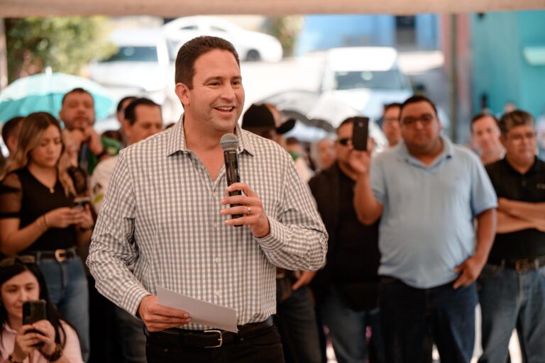 Inicia alcalde repavimentación en Valle de las Flores Popular en Saltillo