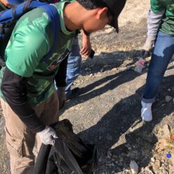 Limpian voluntarios saltillenses el Cerro del Pueblo 7
