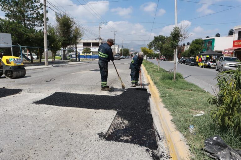 Lleva Javier Díaz bacheo a Lomas del Refugio
