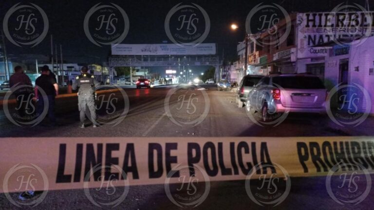Muere atropellado al no usar puente peatonal en Saltillo; conductor se da a la fuga