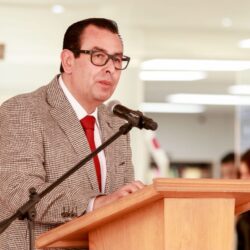 Rector de la UAdeC entrega mobiliario en la Facultad de Jurisprudencia2