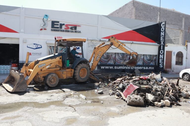 Refuerza Gobierno de Saltillo acciones de reconstrucción en la calle Rayón