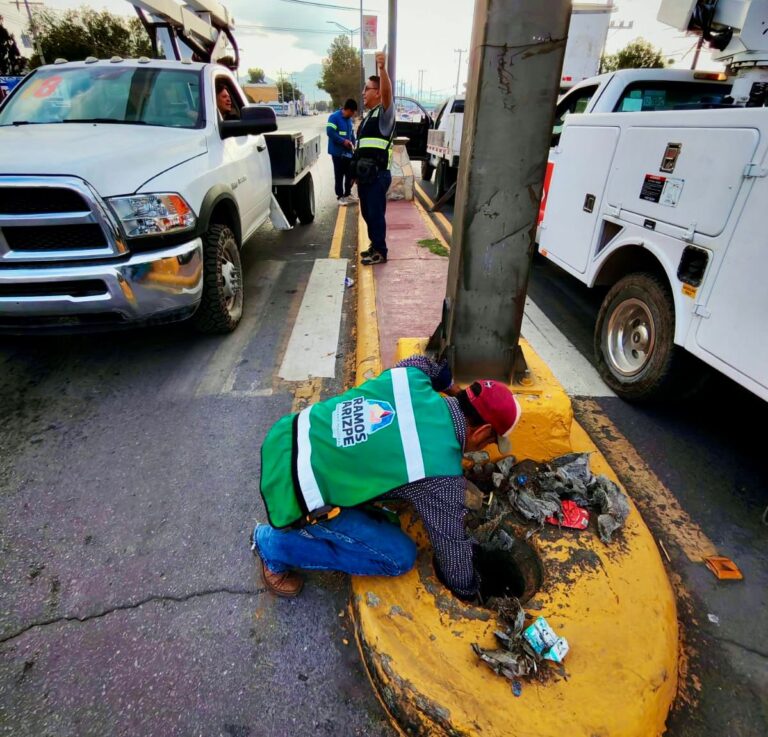 Refuerza Ramos Arizpe trabajos de mantenimiento en alumbrado público